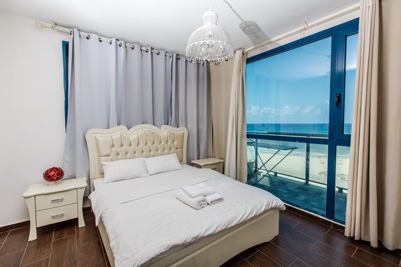 Ocean Front Apartments First Line To The Beach Тель-Авив Экстерьер фото