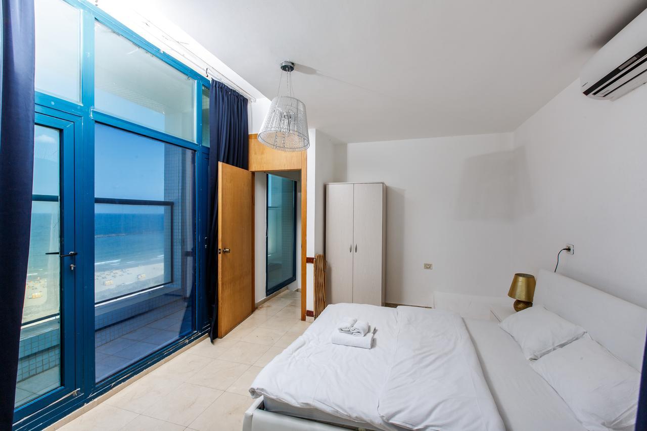 Ocean Front Apartments First Line To The Beach Тель-Авив Экстерьер фото