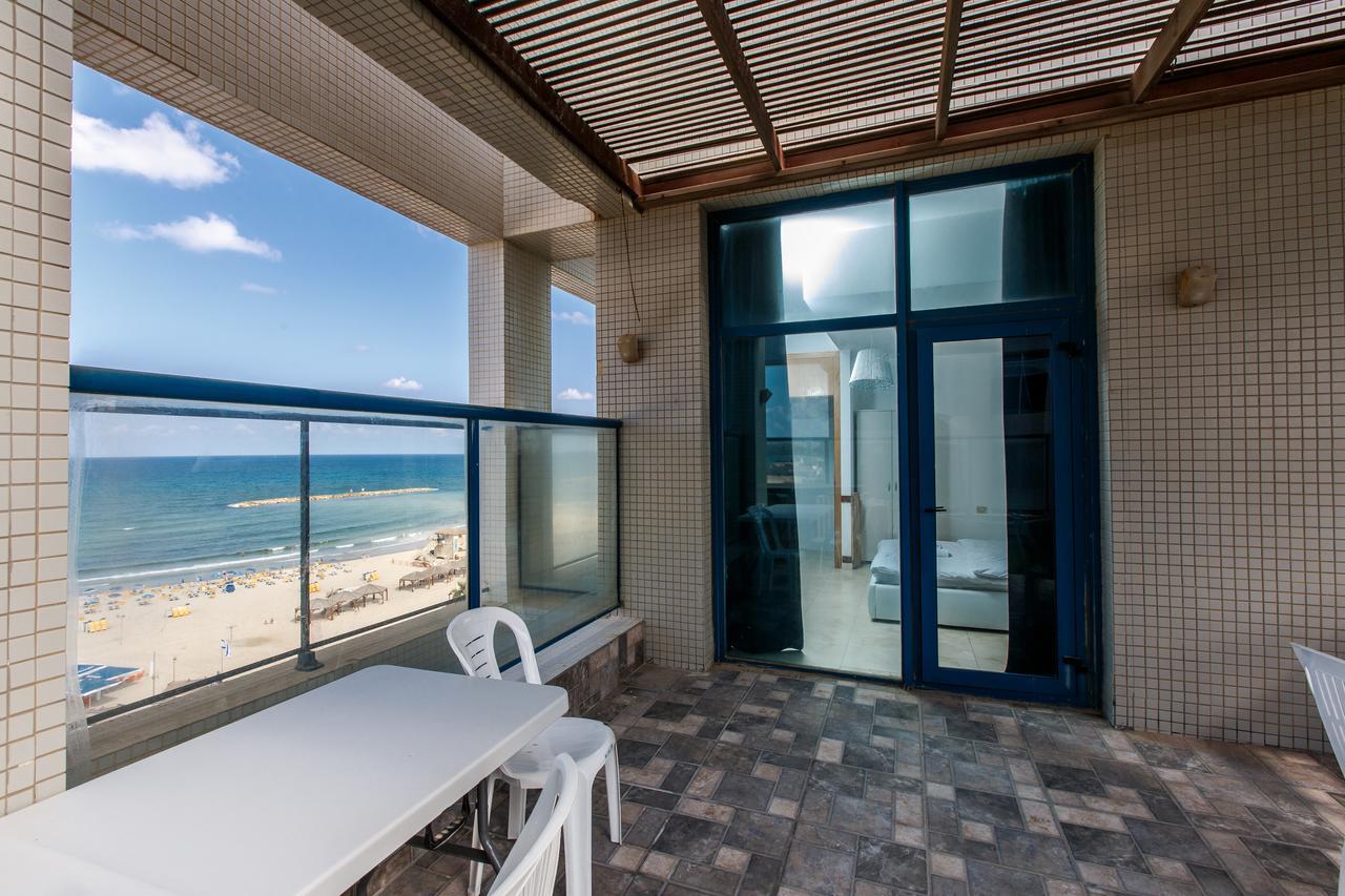 Ocean Front Apartments First Line To The Beach Тель-Авив Экстерьер фото