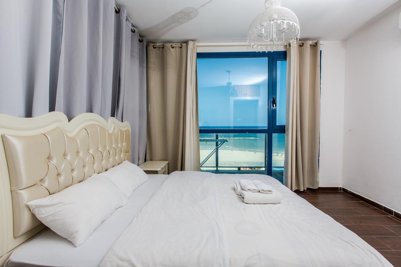 Ocean Front Apartments First Line To The Beach Тель-Авив Экстерьер фото