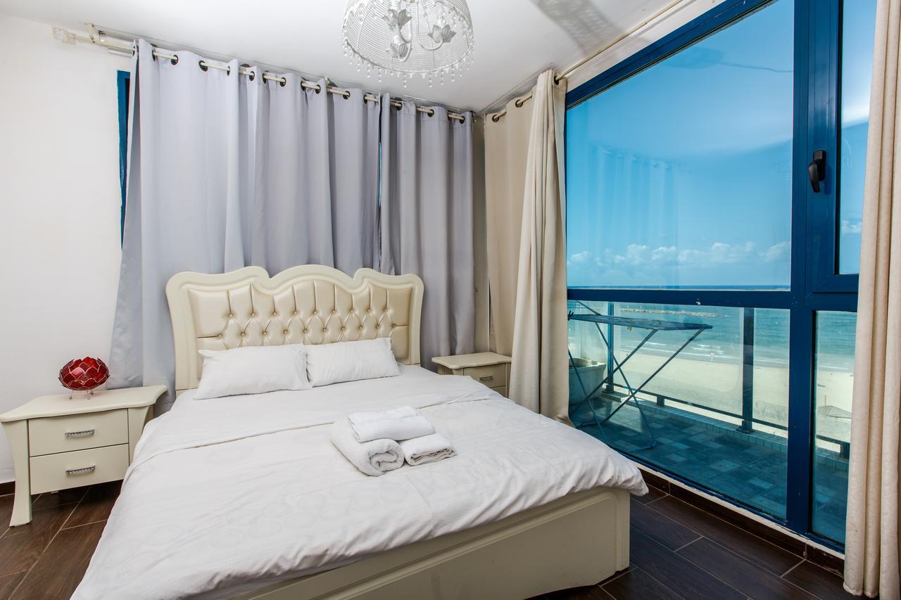 Ocean Front Apartments First Line To The Beach Тель-Авив Экстерьер фото