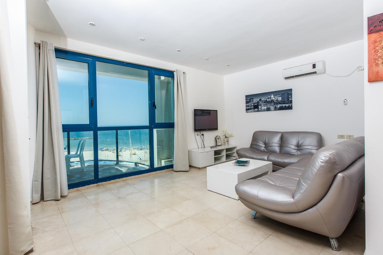 Ocean Front Apartments First Line To The Beach Тель-Авив Экстерьер фото