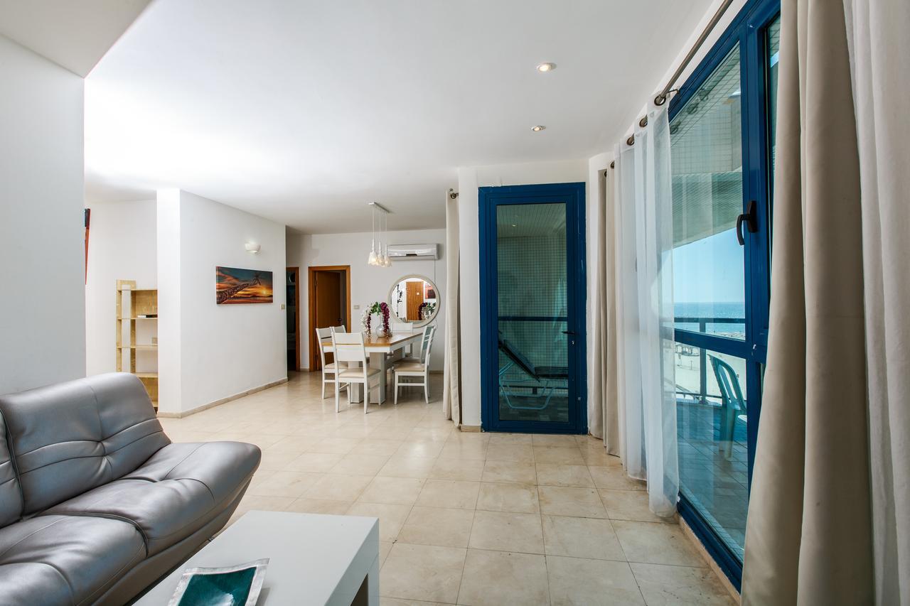 Ocean Front Apartments First Line To The Beach Тель-Авив Экстерьер фото