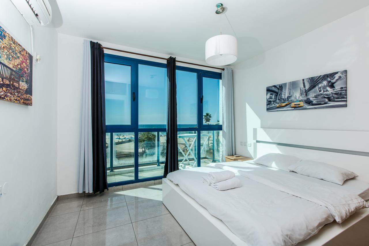 Ocean Front Apartments First Line To The Beach Тель-Авив Экстерьер фото