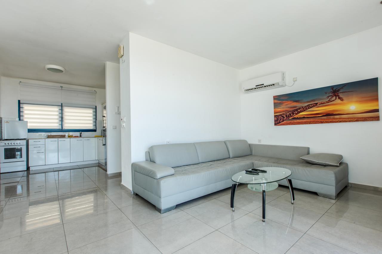 Ocean Front Apartments First Line To The Beach Тель-Авив Экстерьер фото