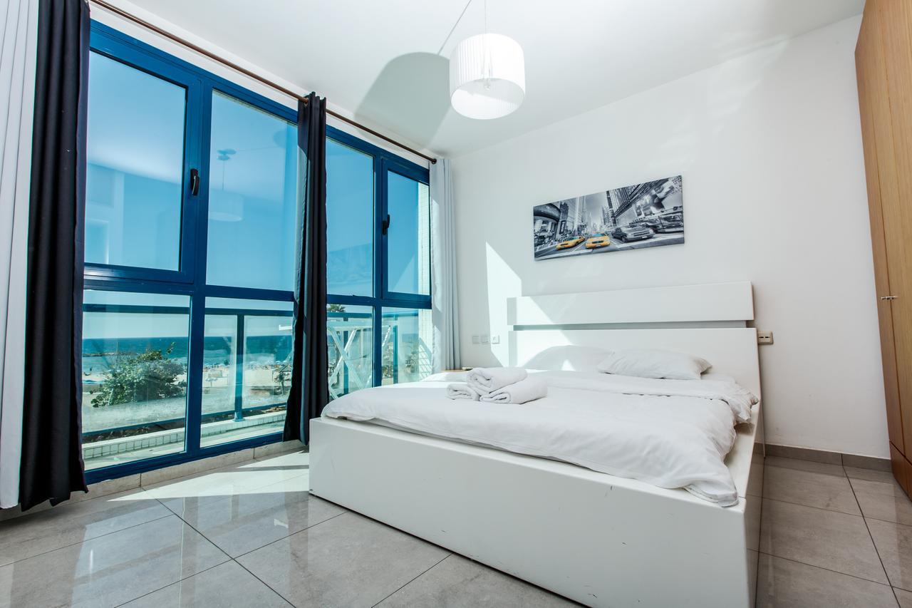Ocean Front Apartments First Line To The Beach Тель-Авив Экстерьер фото