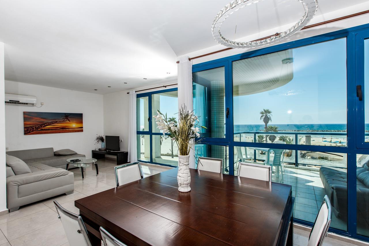 Ocean Front Apartments First Line To The Beach Тель-Авив Экстерьер фото