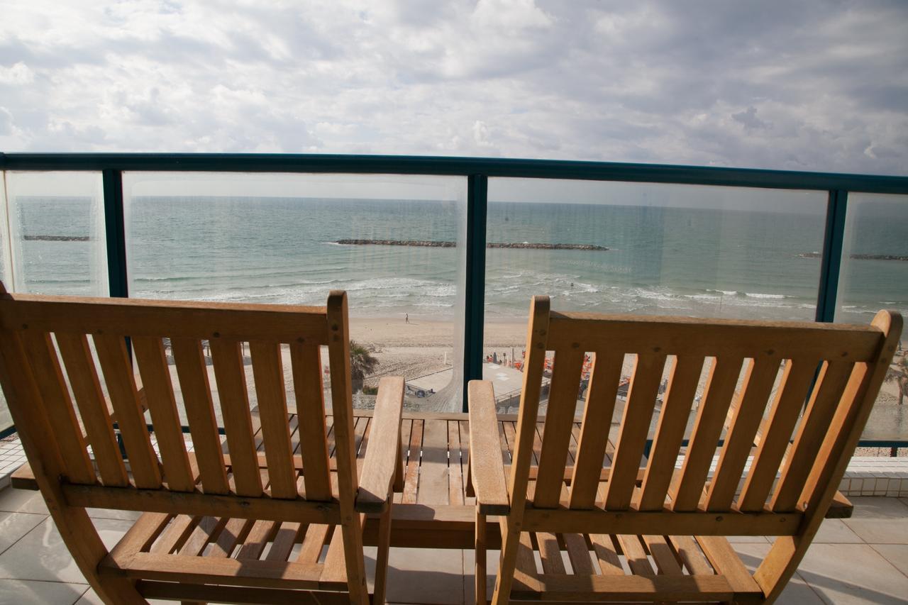 Ocean Front Apartments First Line To The Beach Тель-Авив Экстерьер фото