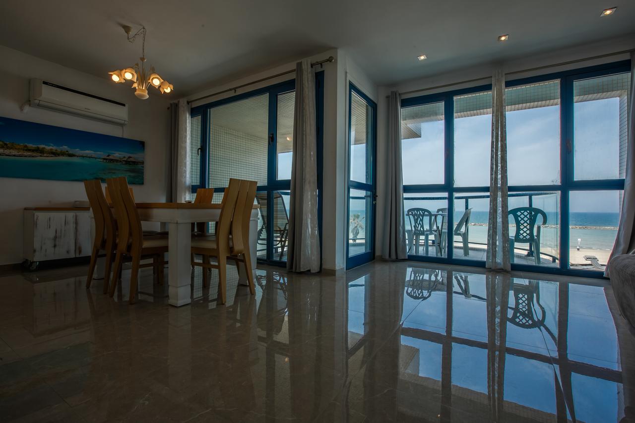 Ocean Front Apartments First Line To The Beach Тель-Авив Экстерьер фото
