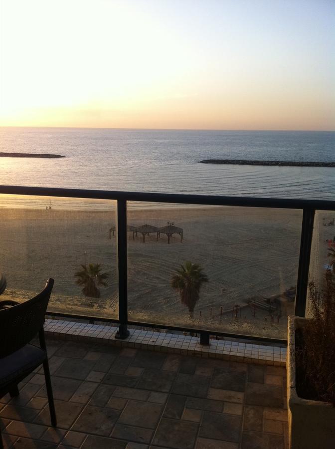 Ocean Front Apartments First Line To The Beach Тель-Авив Экстерьер фото